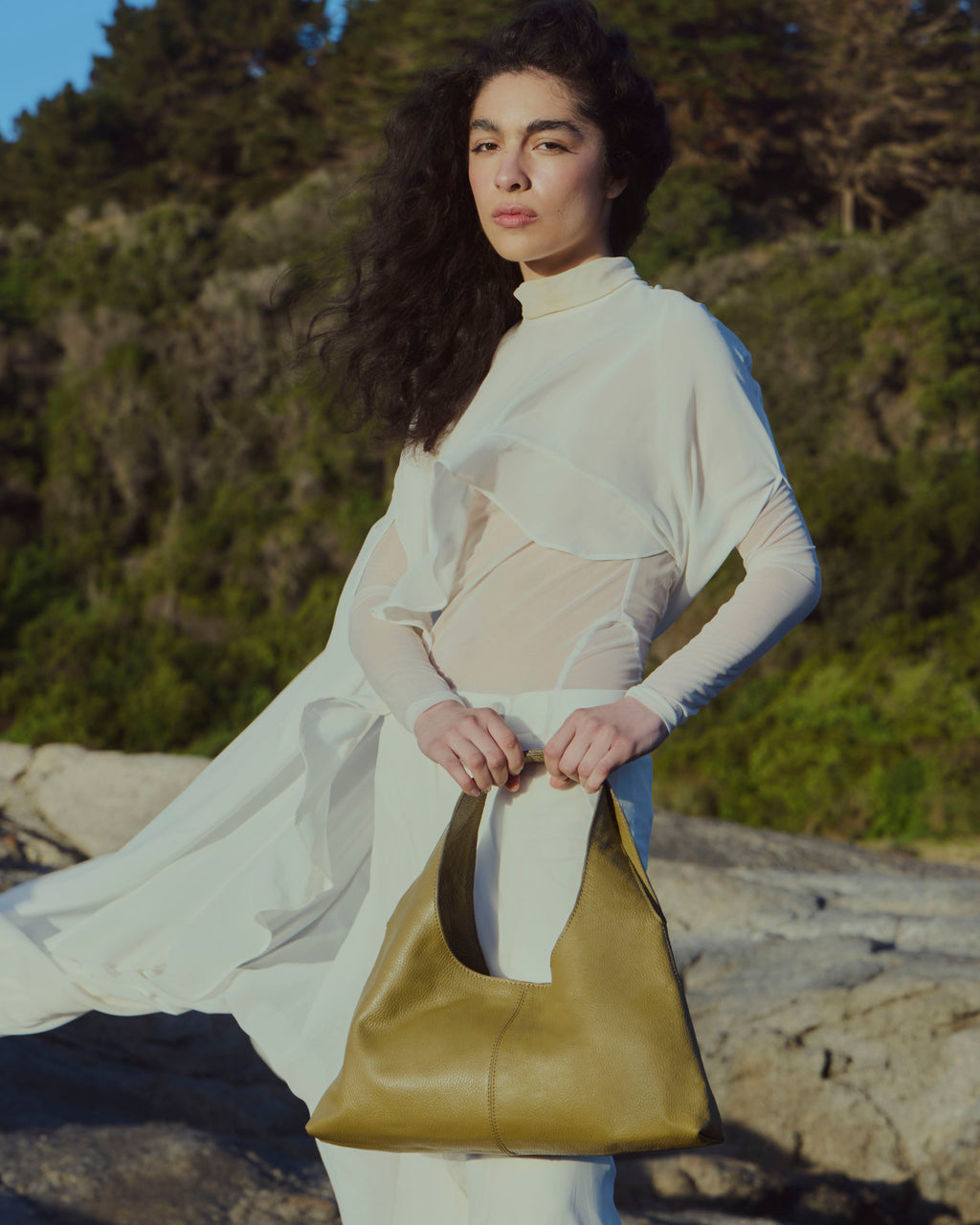 Bolso AVRIL de cuero, colección SOLÉA de Carolina Flores