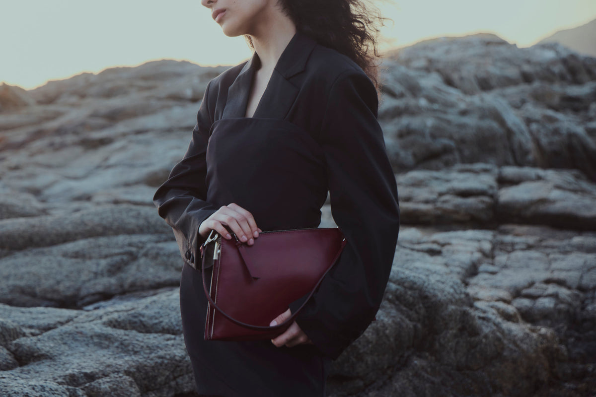 Bolso ELO de cuero, colección SOLÉA de Carolina Flores
