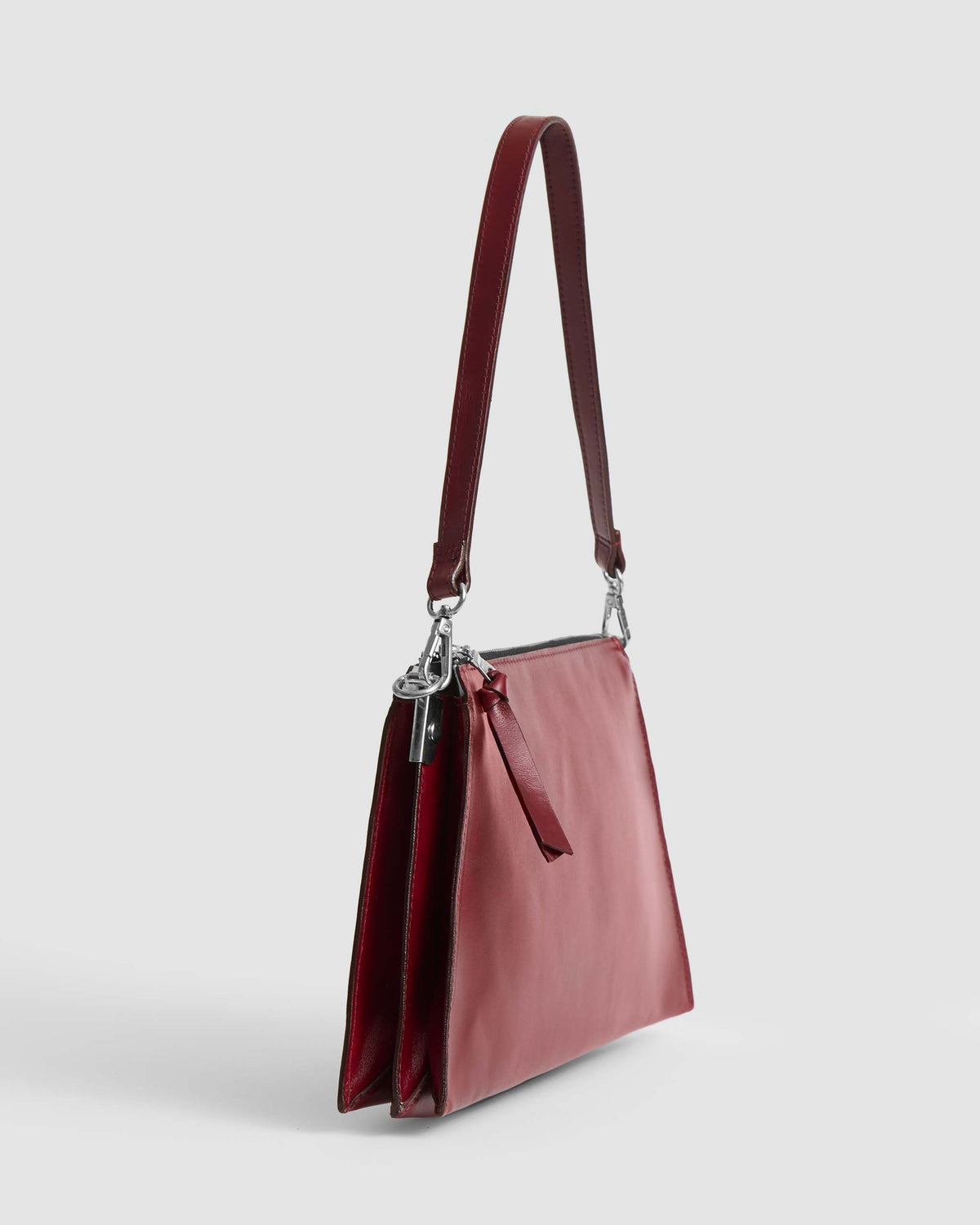 Bolso ELO de cuero, colección SOLÉA de Carolina Flores